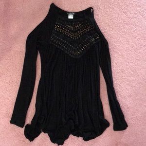 Xs Venus cold shoulder cutout shirt long sleeve